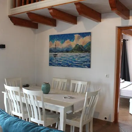 Villa Tenedos *
